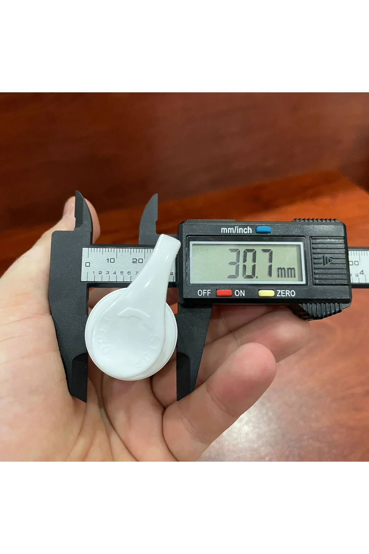 28 MM POMPA BEYAZ VİDASIZ KİLİTLİ - SIVI SABUN POMPASI  2 ADET