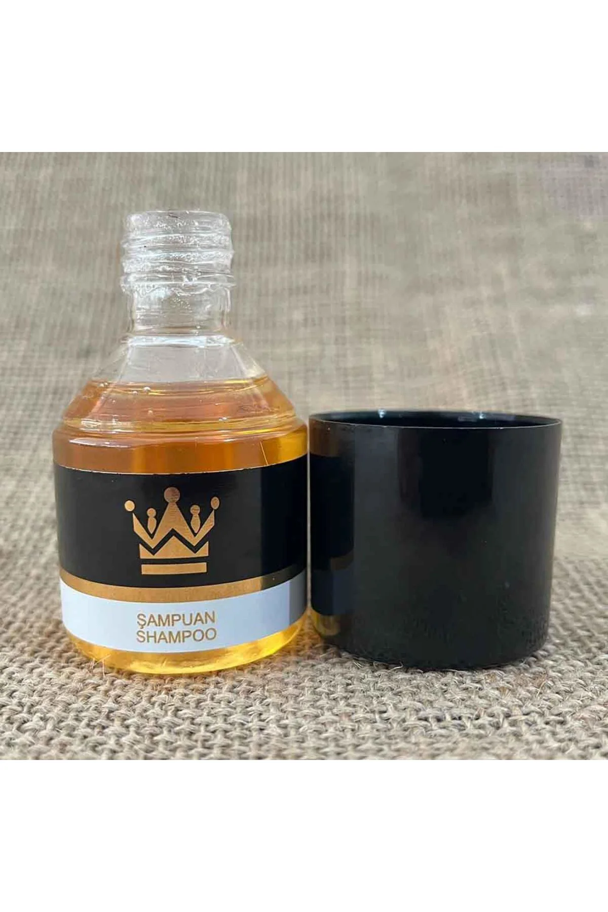 295 Adet Standart Otel Şampuanı Geniş Kapak Yaldızlı 50 Ml Silind