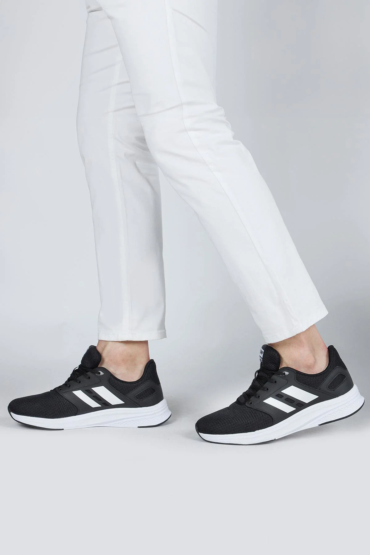 29779 SİYAH BEYAZ COMFORT CASUAL ANATOMİK TABAN SPOR AYAKKABI