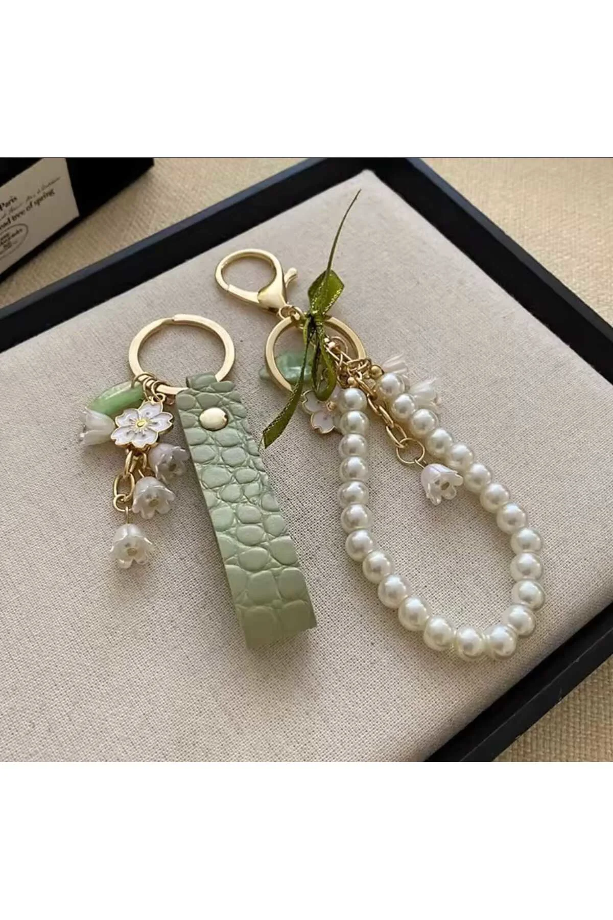 2'li set İnci Çiçek Detaylı Çanta Charmı ,Anahtarlık