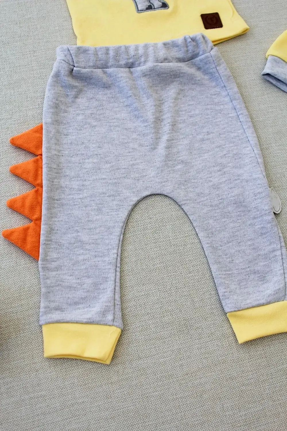 3-6 6-9 9-12 Ay Minik Dino Nakışlı Şapkalı Uzun Kollu Sweat 3lü K