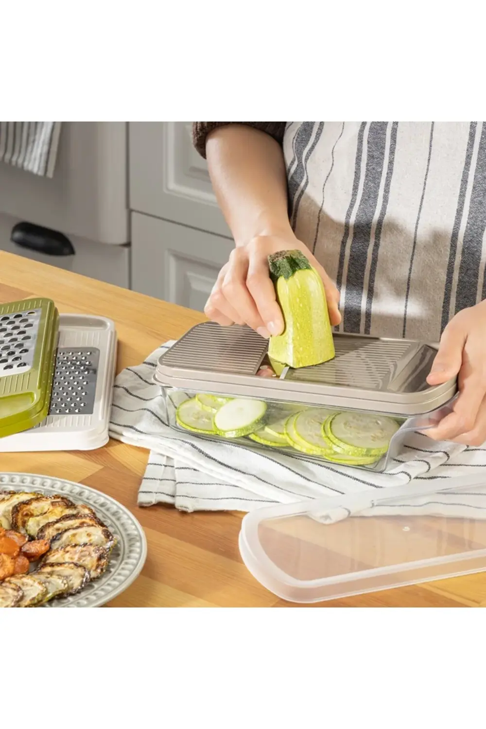 3 Fonksiyonlu Hazneli Rende Seti – İnce & Kalın Rende + Dilimleyi