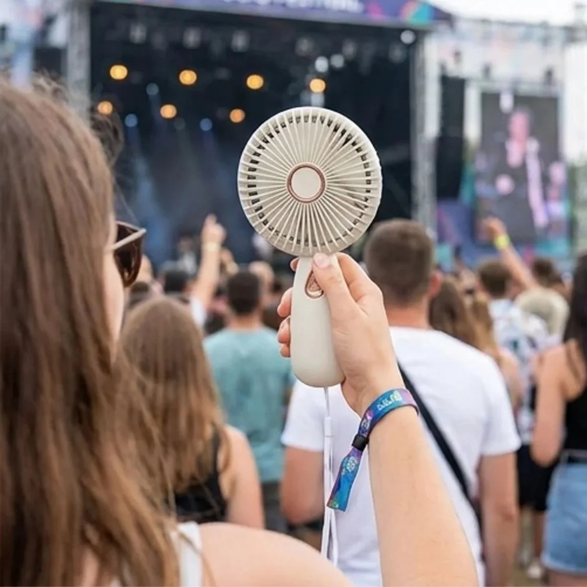 3 Kademeli Çanta Tipi El Fanı – Taşınabilir Mini Serinletici Silikon Askılı Fan ZB103 3 Kademeli Çanta Tipi El Fanı – Taşınabilir Mini Serinletici Silikon Askılı Fan ZB103