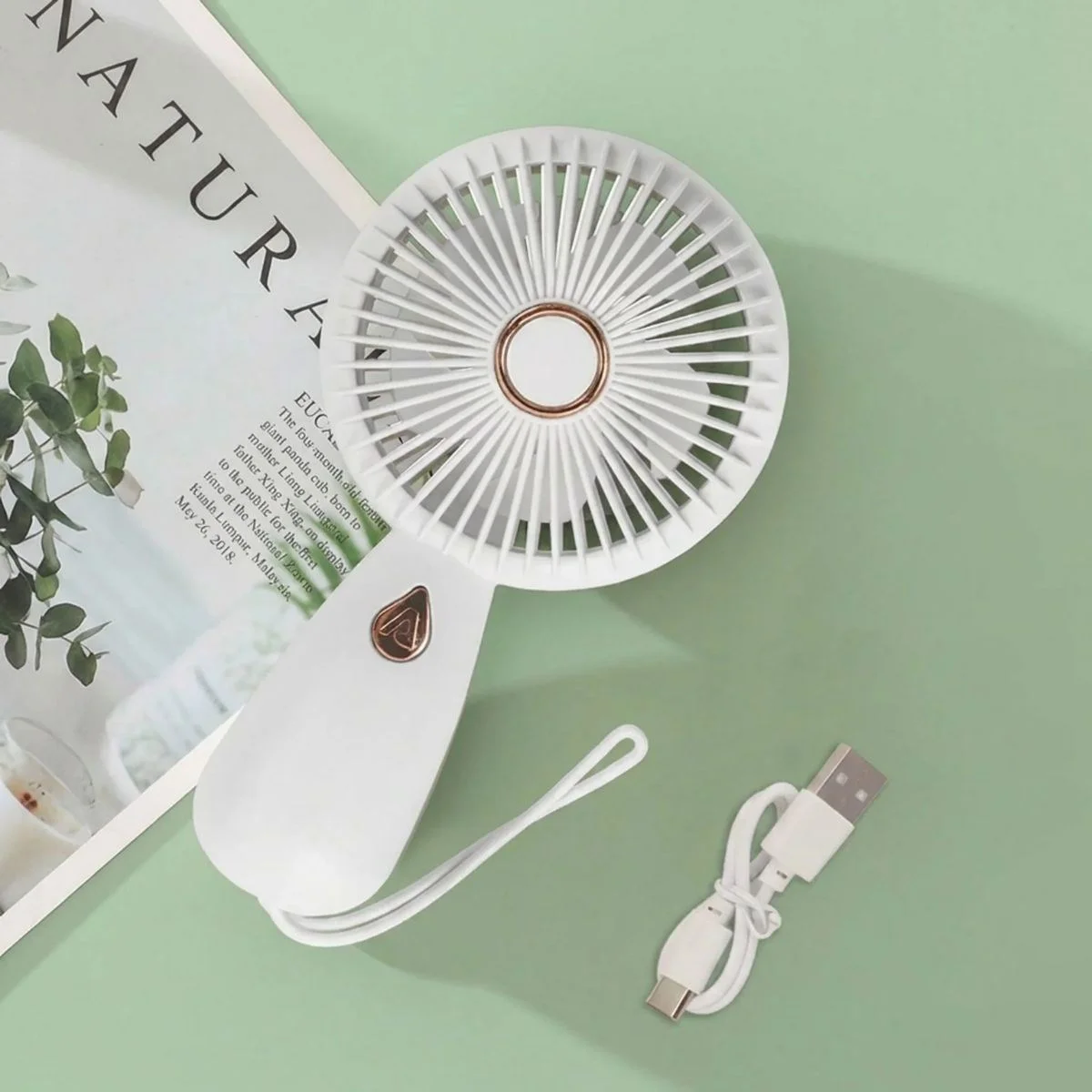 3 Kademeli Çanta Tipi El Fanı – Taşınabilir Mini Serinletici Silikon Askılı Fan ZB103 3 Kademeli Çanta Tipi El Fanı – Taşınabilir Mini Serinletici Silikon Askılı Fan ZB103