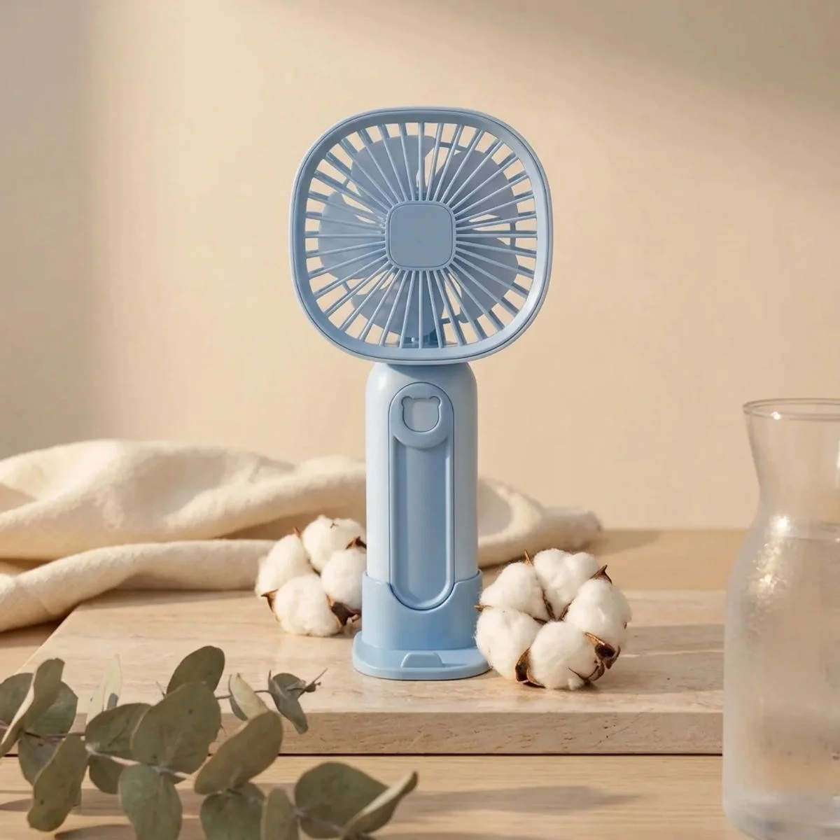 3 Kademeli Telefon Tutuculu Standlı Mini Fan – Tuşu Ayı Figürlü Masaüstü ve EldeKullanılabilen Taşınabilir Fan EKL30 3 Kademeli Telefon Tutuculu Standlı Mini Fan – Tuşu Ayı Figürlü Masaüstü ve EldeKullanılabilen Taşınabilir Fan EKL30