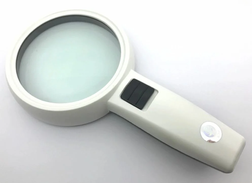 3 LED'li Işıklı Büyüteç – 30x Büyütme, 110mm Lens, Para Kontrol ve Takı İnceleme İçin 3 LED'li Işıklı Büyüteç – 30x Büyütme, 110mm Lens, Para Kontrol ve Takı İnceleme İçin