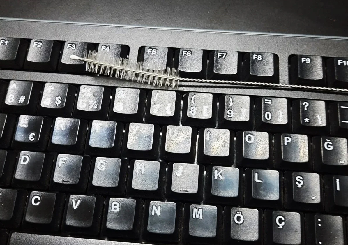 3 Lü Pratik Fırça Esnek Bükülebilir Klavye Mouse Arası Temizlik 3 Lü Pratik Fırça Esnek Bükülebilir Klavye Mouse Arası Temizlik
