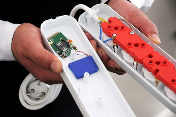 3 Lü Priz Ses Kayıt Cihazı Sd Kart Girişli Çift Mikrofonlu 3 Lü Priz Ses Kayıt Cihazı Sd Kart Girişli Çift Mikrofonlu