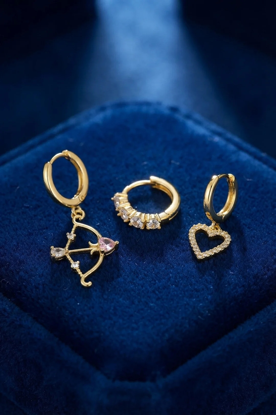 3 lü Set Küpe Gold Renk Eros Yay Detaylı TJ-BKP11946