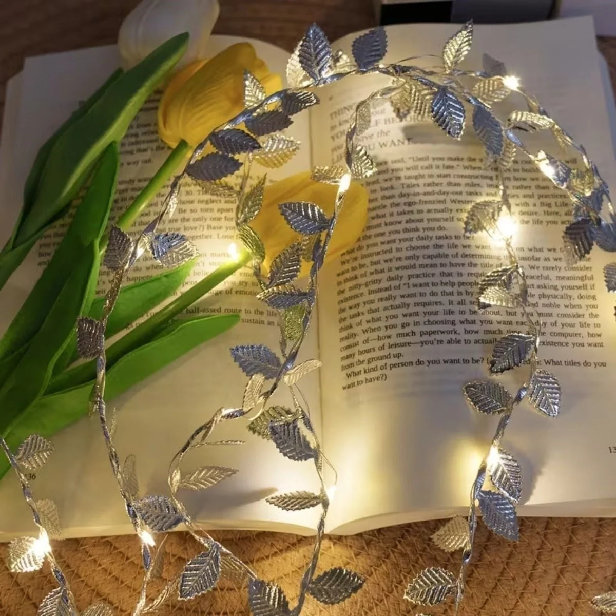 3 Metre Yaldızlı Gümüş LED Işık – Dekoratif Ortam ve Aydınlatması