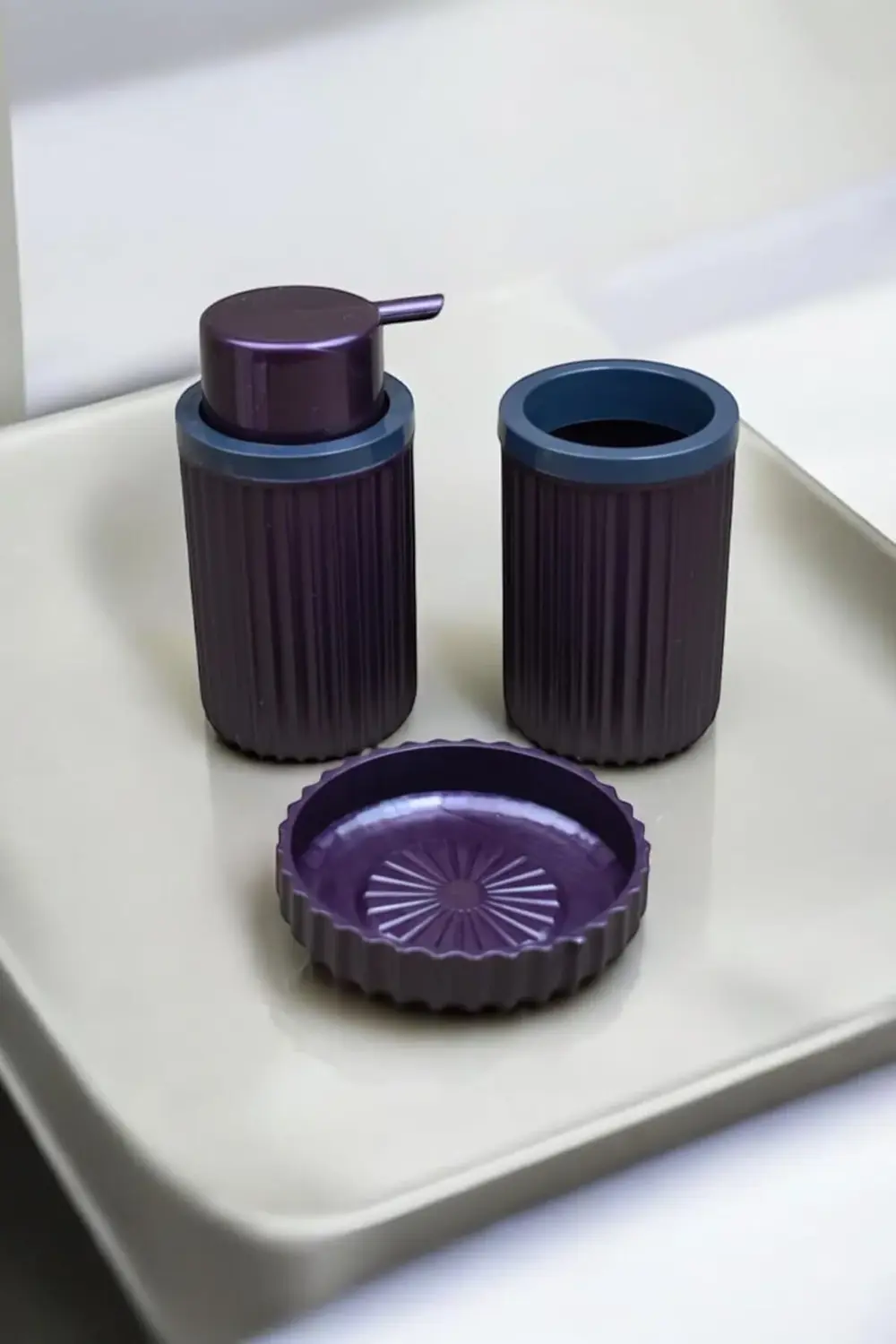 3 Parça Sert Plastik Banyo Seti/Sıvı Sabunluk, Diş Fırçalık ve Ka