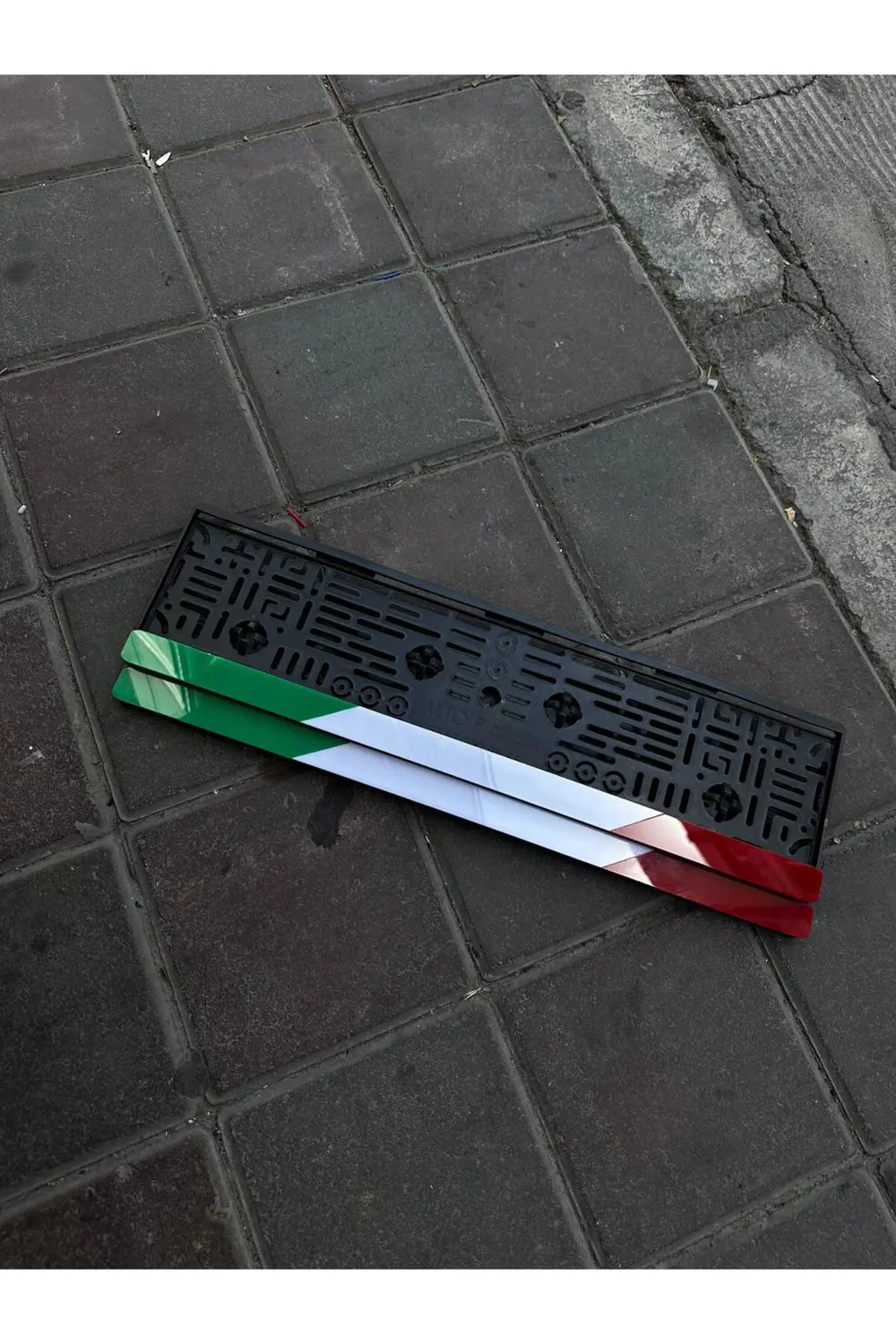 3 RENK İTALYAN PLEKSİ PLAKALIK