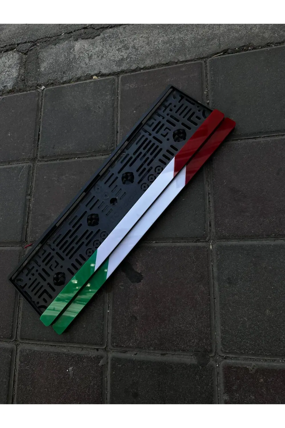 3 RENK İTALYAN PLEKSİ PLAKALIK