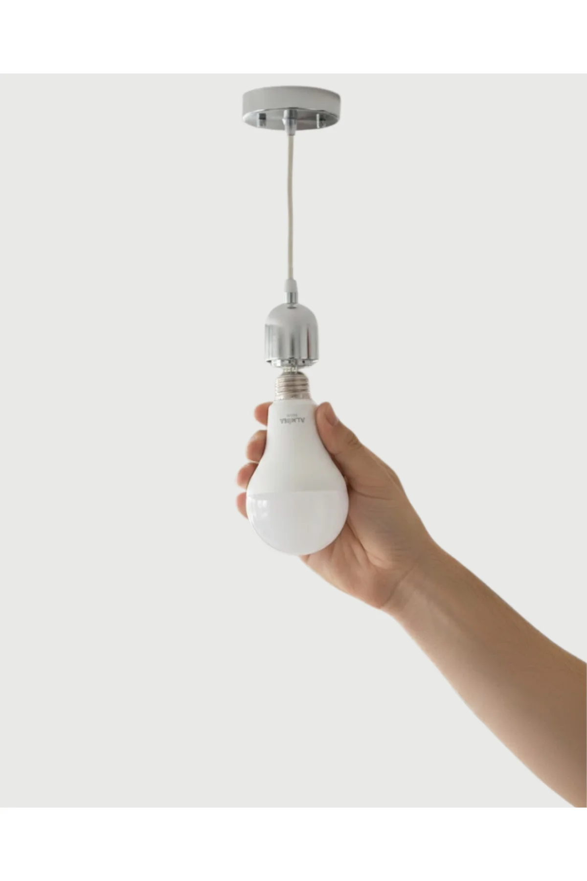 30W Şarjlı Led Ampul E27 Duy %80 Enerji Tasarruflu Soğuk Beyaz