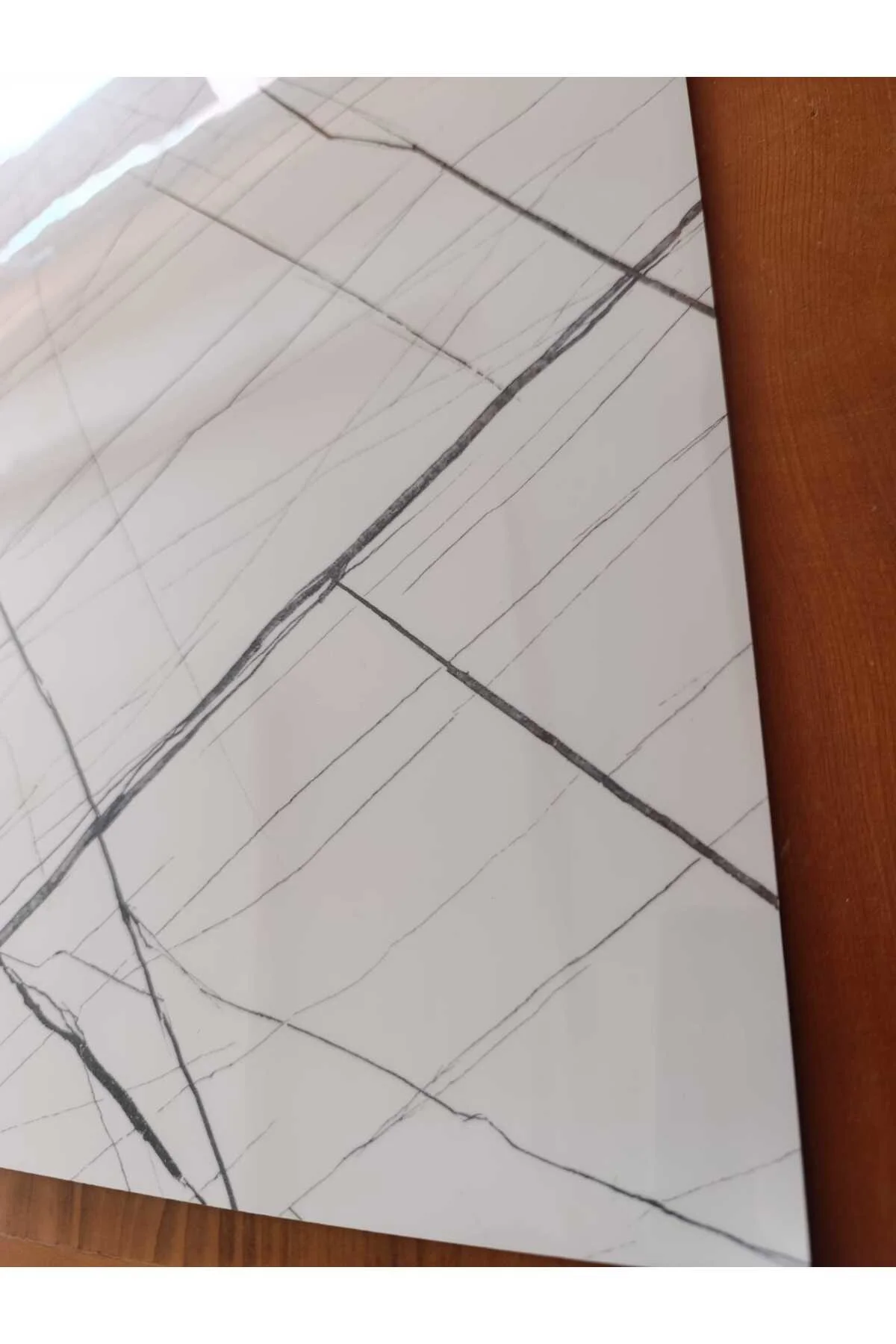 30x60cm Beyaz-Siyah Mermer Desenli Yapışkanlı Seramik Desen Mutfa