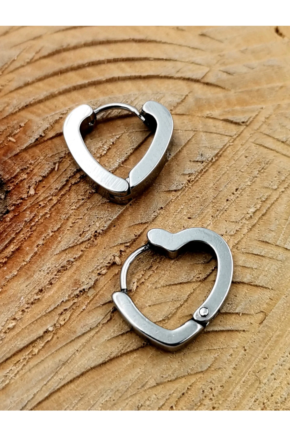 316 L Çelik Gümüş Renk Kalp Figürlü Küpe Çap 1 cm