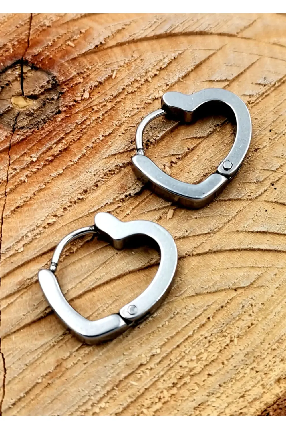 316 L Çelik Gümüş Renk Kalp Figürlü Küpe Çap 1 cm