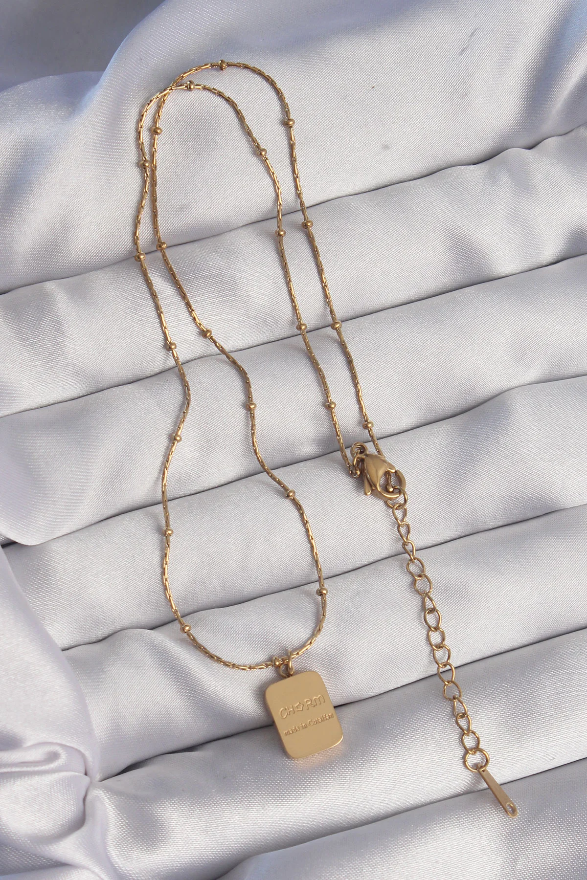 316L Çelik Gold Kare Charm Kolye 5886 - Şık ve Paslanmaz Takı