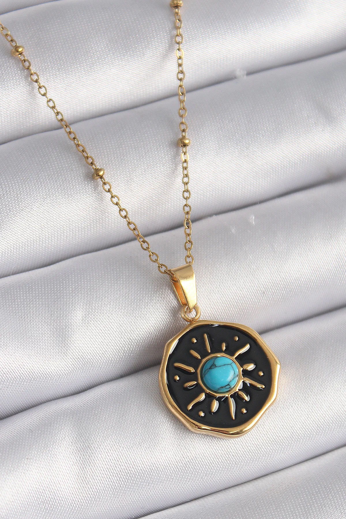 316L Çelik Gold Mat Mavi Boncuk Güneş İşleme Madalyon Model Kadın Kolye 5886