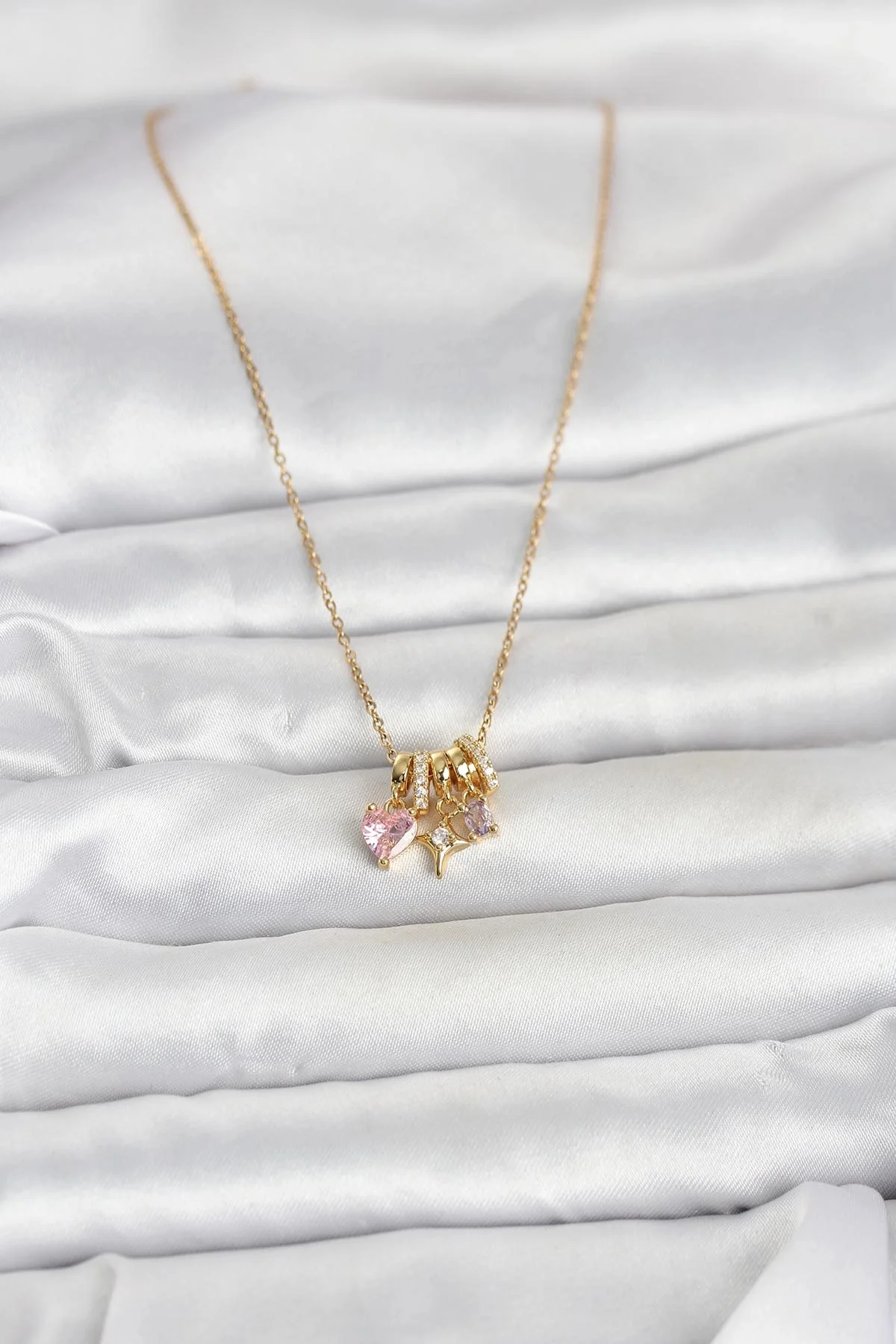 316L Çelik Gold Pembe Zirkon Taşlı Charmlı Kadın Kolye 316L Çelik Gold Pembe Zirkon Taşlı Charmlı Kadın Kolye