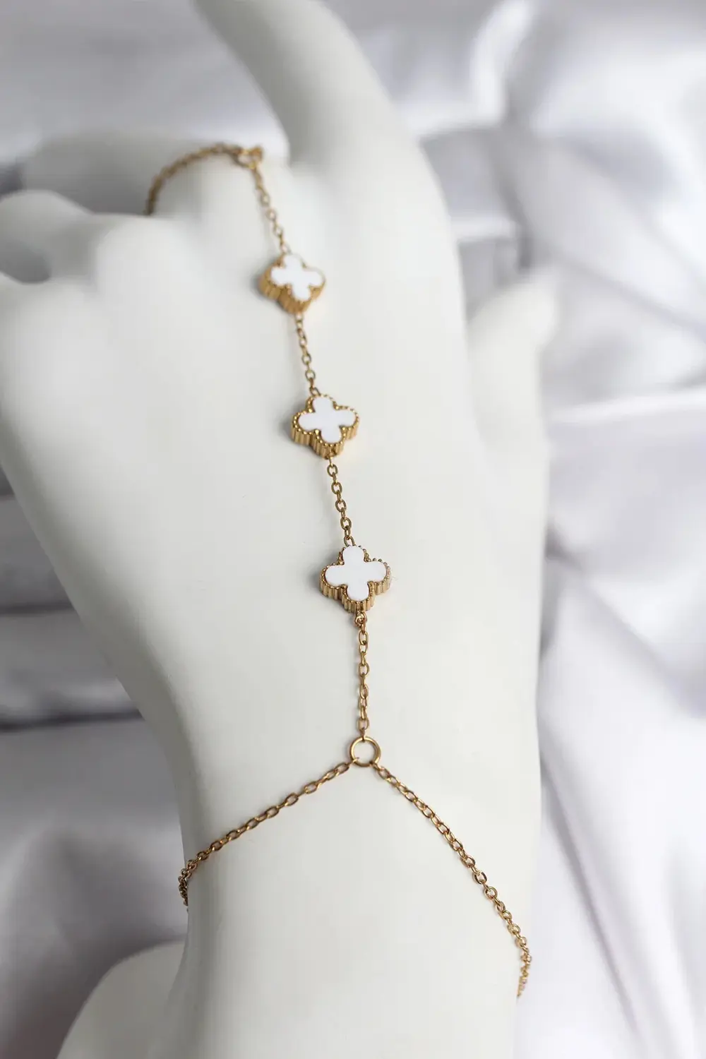 316L Çelik Gold Renk Beyaz Yonca Model Kadın Şahmeran