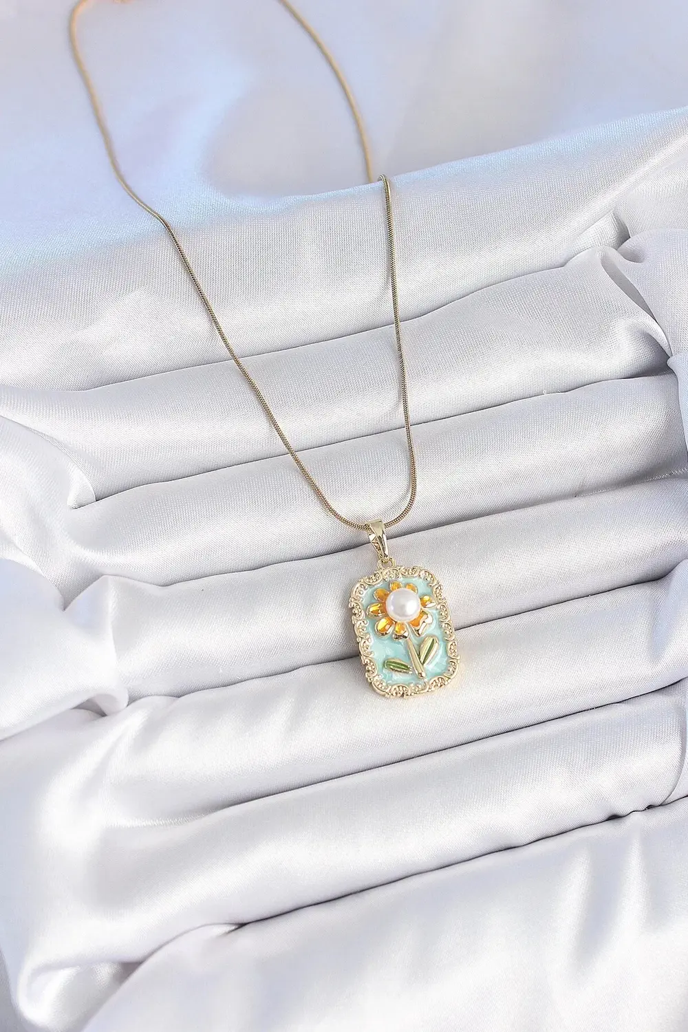 316L Çelik Gold Renk Zincir Mavi Mineli İncili Papatya İşlemeli P
