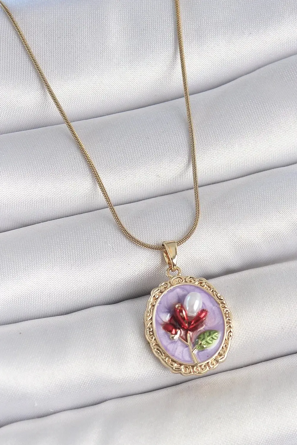 316L Çelik Gold Renk Zincir Mor Mineli İncili Çiçek İşlemeli Port