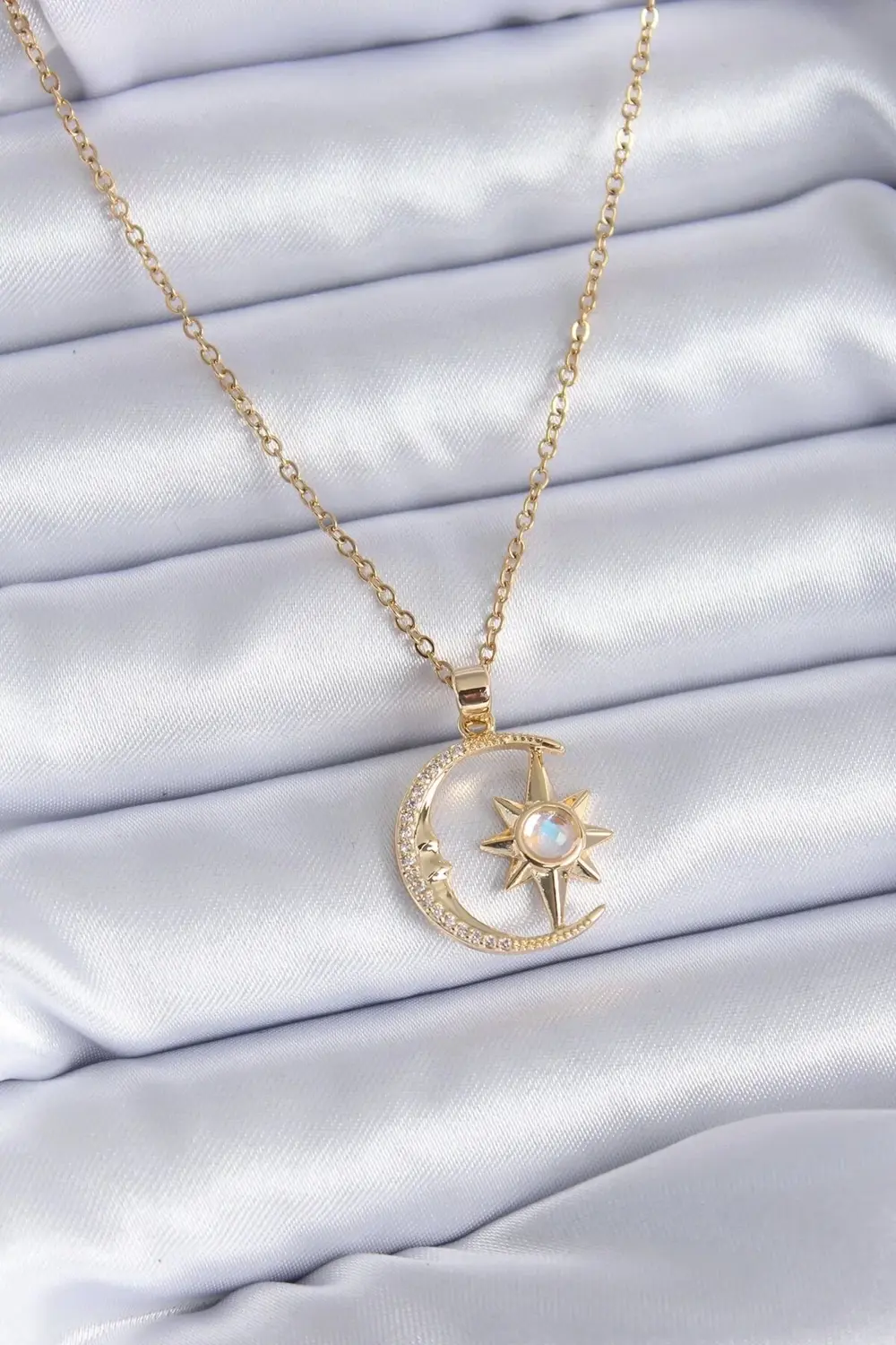 316L Çelik Gold Renk Zirkon Taşlı Ay Yıldız Model Kadın Kolye