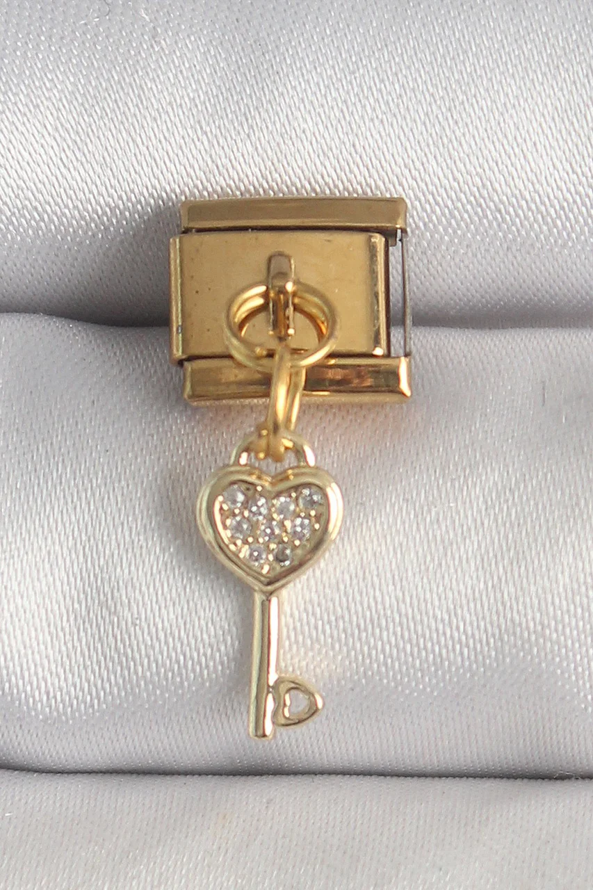 316l Çelik Gold Renk Sallantı Zirkon Taşlı Kalpli Anahtar Model Nomination Charm - Lisinya Diğer