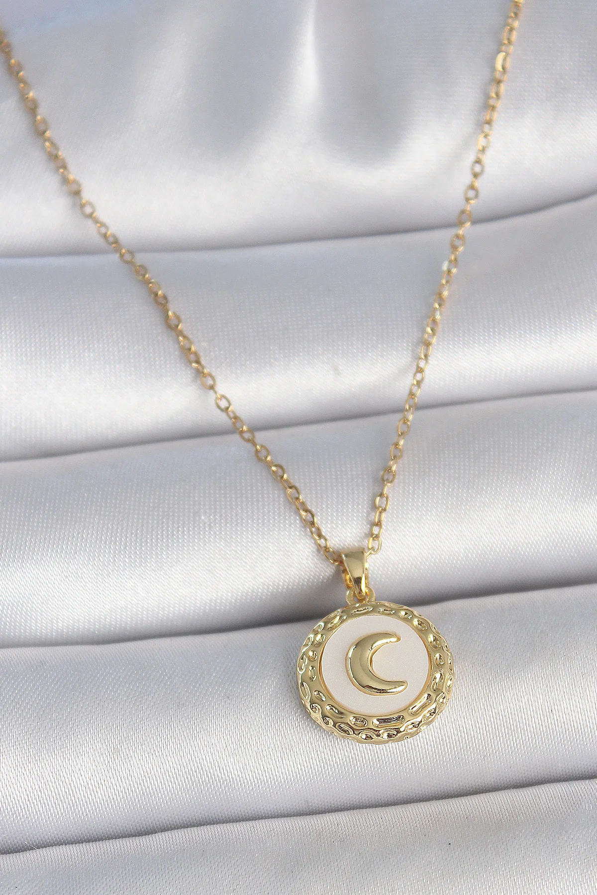 316L Çelik Gold Renk Zincir Beyaz Mineli Hilal İşlemeli Madalyon Model Kadın Kolye -1492