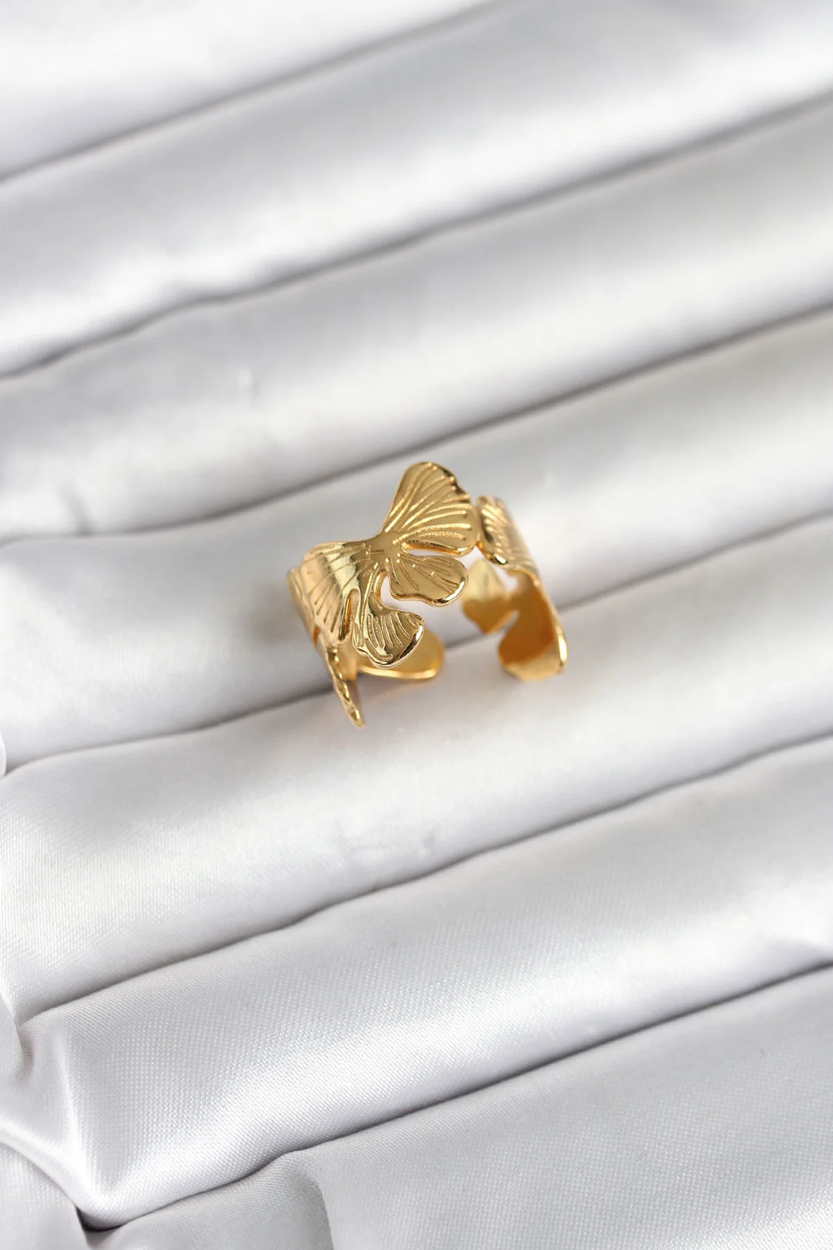 316L Çelik Gold Renk Lotus Model Kadın Yüzük - TJ-BYK4179