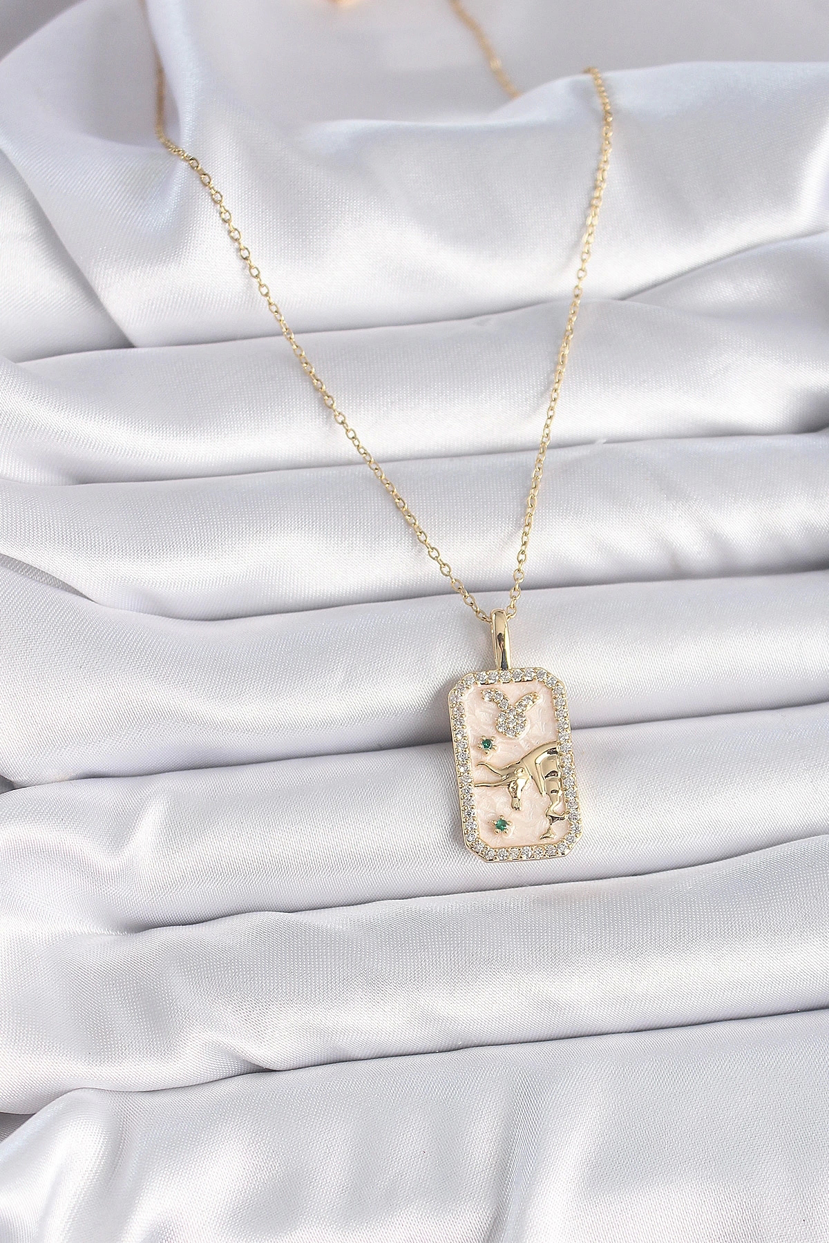 Butik 316L Çelik Gold Renk Zincir Boğa Burcu Zirkon Taşlı Kadın Kolye