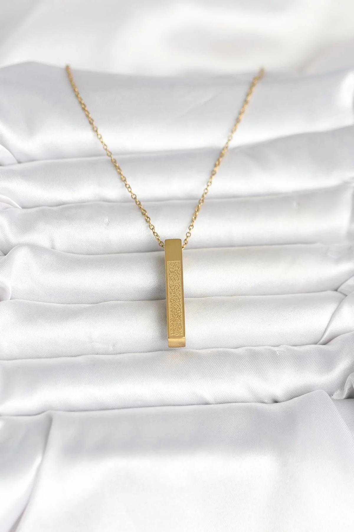 316L Çelik Gold Renk Ayetel Kürsi Yazılı Bar Çubuk Kolye