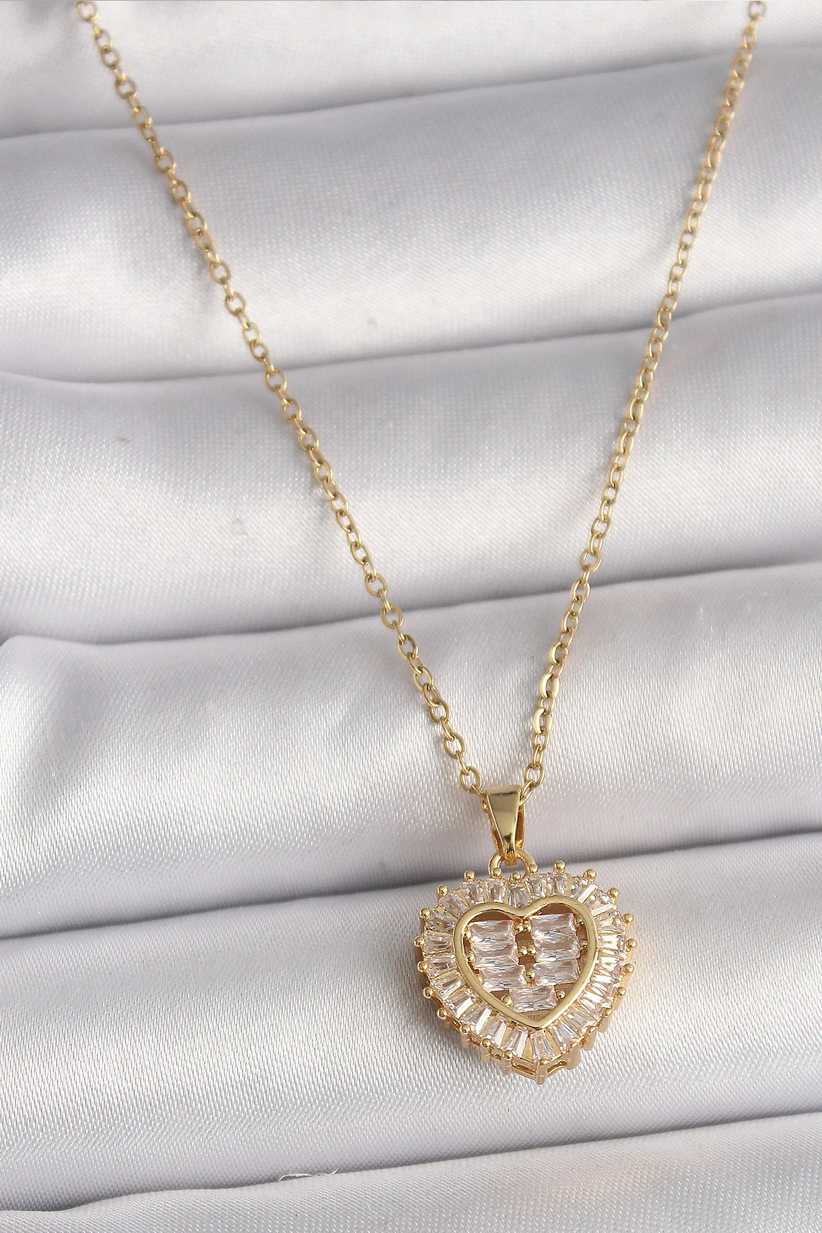 316L Çelik Gold Renk Zincir Zirkon Taşlı Kalp Model Kadın Kolye -1492