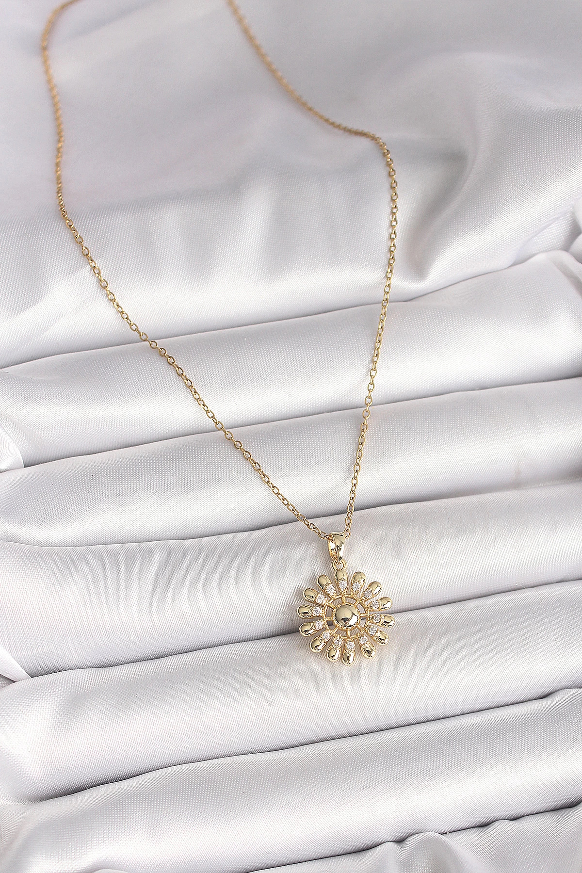Butik 316L Çelik Gold Renk Zincir Zirkon Taşlı Güneş Model Kadın Kolye