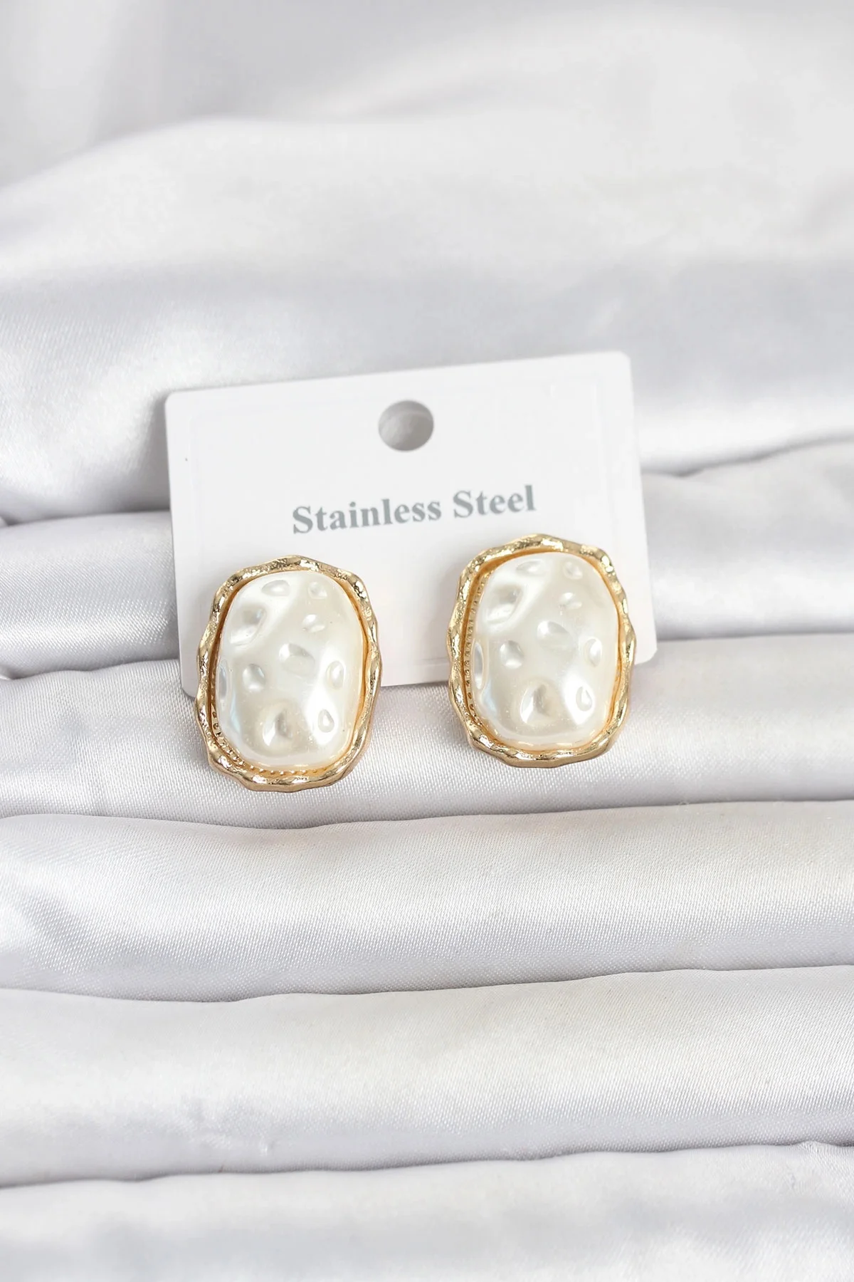 316L Çelik Gold Renk İnci Model Vintage Kadın Küpe