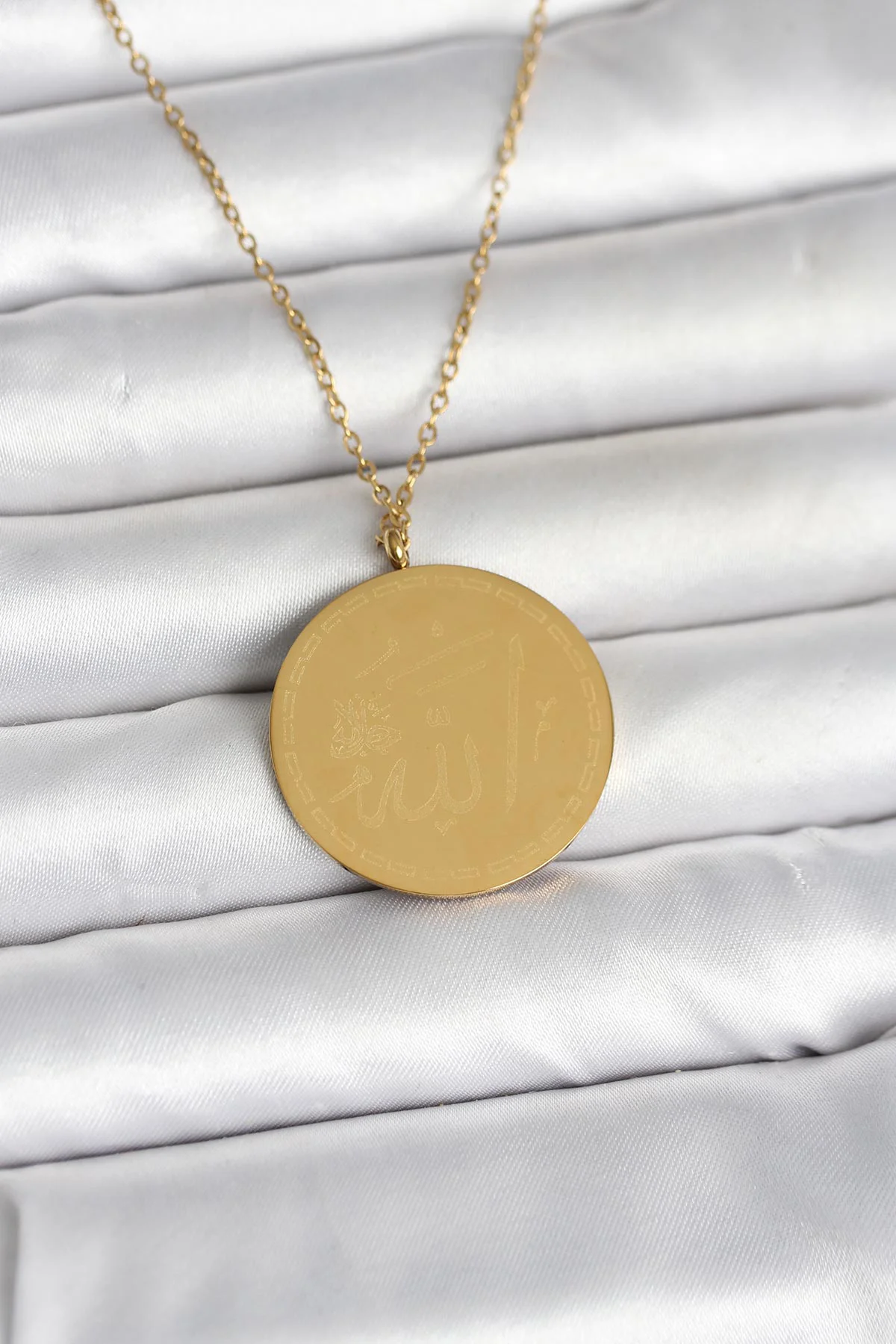 316L Çelik Gold Renk Ayetel Kürsi ve Allah Yazılı Kolye - TJ-BKO11055