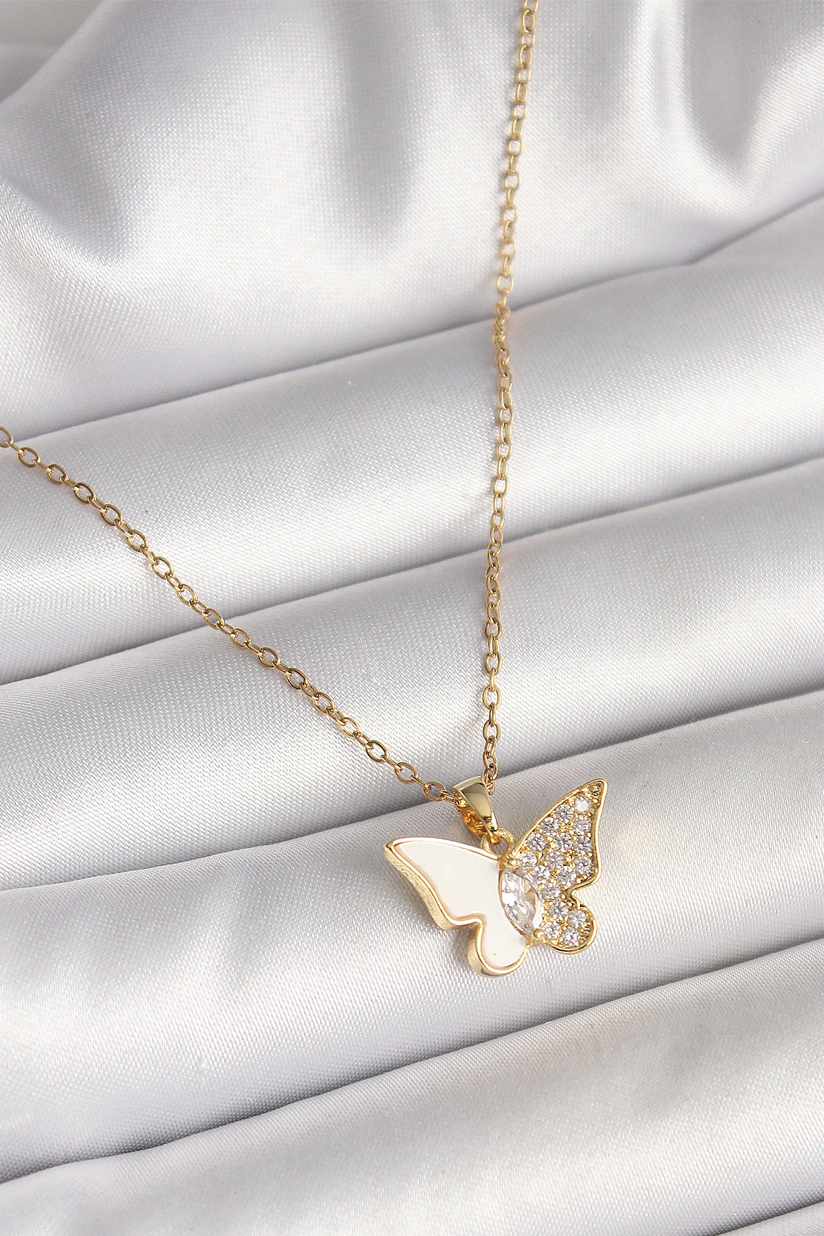 316L Çelik Gold Renk Zincir Zirkon Taşlı Beyaz Mineli Kelebek Model Kadın Kolye -1492