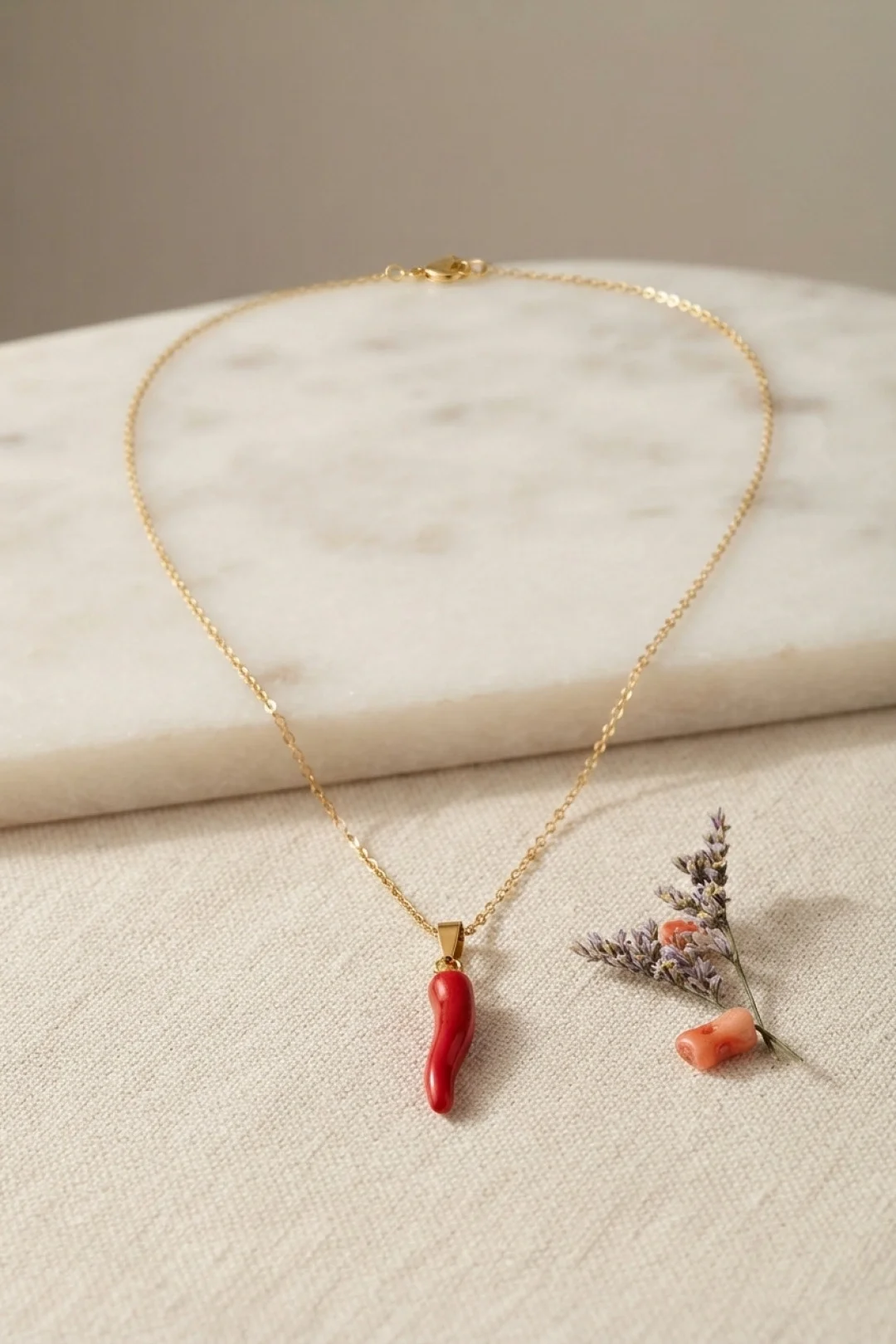 316L Çelik Gold Renk Zincir Kırmızı Kapya Biber Model Kadın Kolye Fiyatı, Yorumları ve Özellikleri