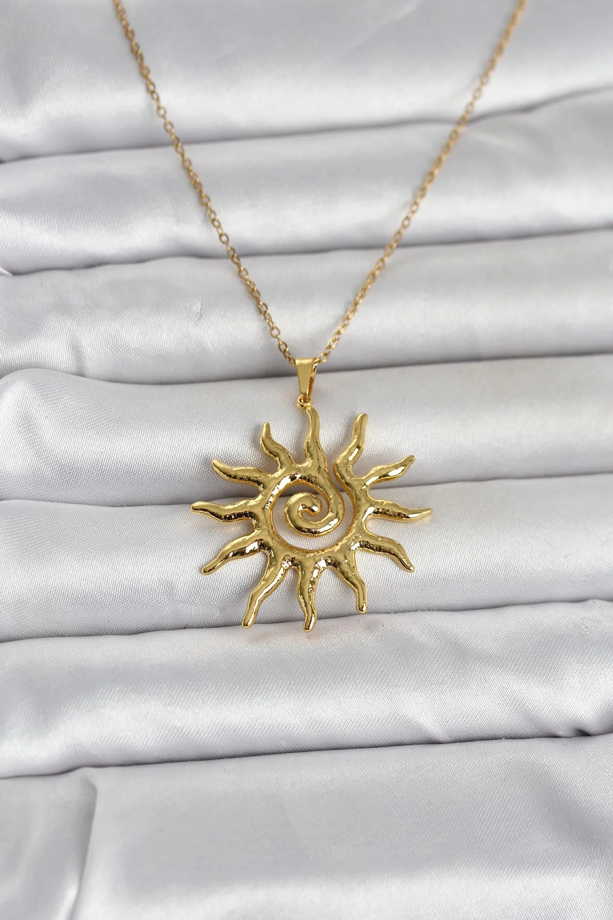 316L Çelik Gold Renk Bohem Güneş Model Kadın Kolye 316L Çelik Gold Renk Bohem Güneş Model Kadın Kolye
