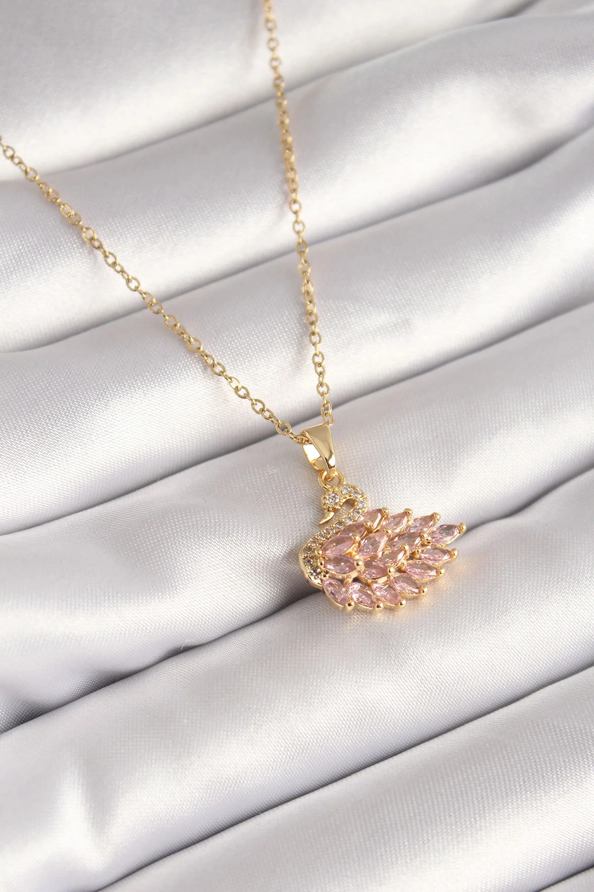 316L Çelik Gold Renk Zincir Pembe Zirkon Taşlı Kuğu Model Kadın K