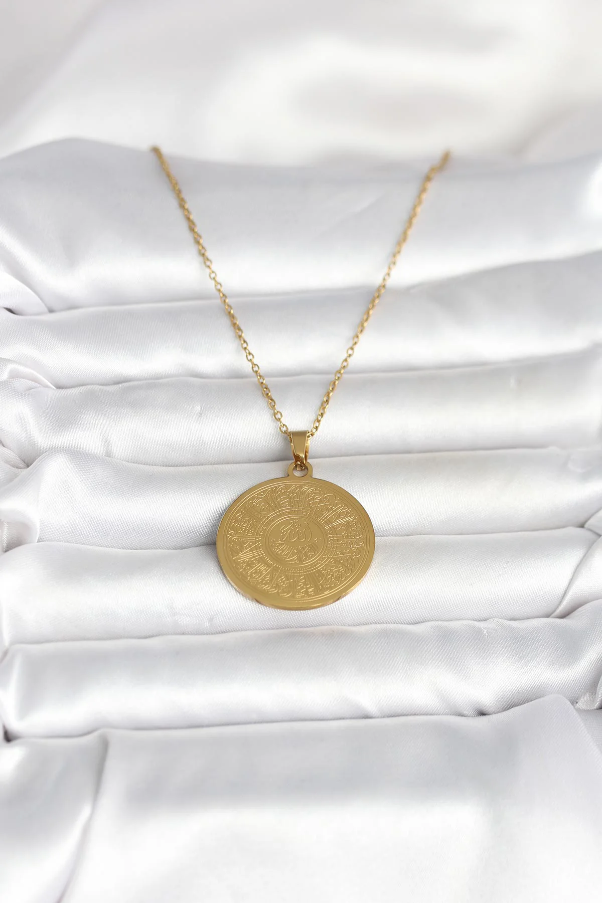 316L Çelik Gold Renk Ayetel Kürsi Yazılı Kolye - TJ-BKO11059