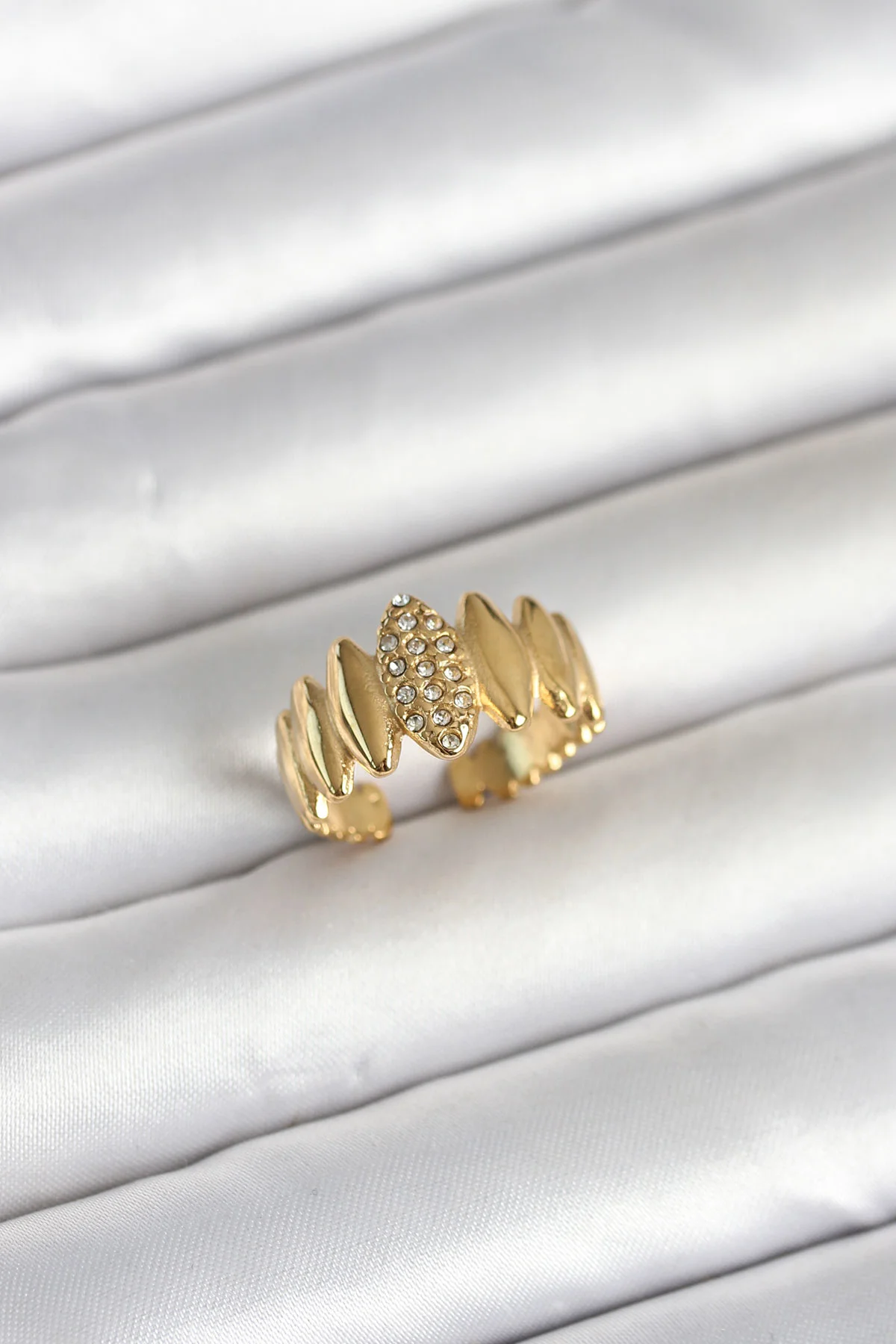 316L Çelik Gold Renk Zirkon Taşlı Vintage Model Kadın Yüzük - TJ-BYK4164