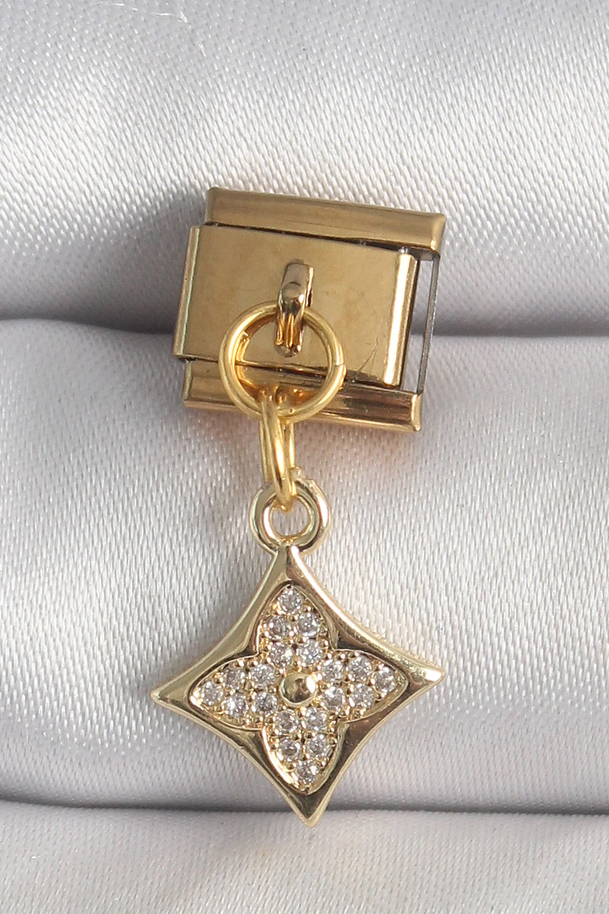316L Çelik Gold Renk Sallantı Zirkon Taşlı Çiçek İşlemeli Nomination Charm -1492