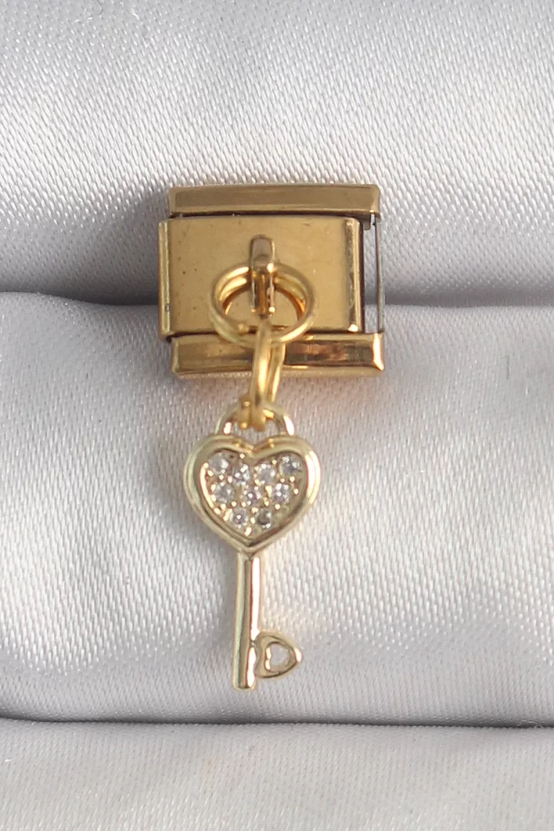 316L Çelik Gold Renk Sallantı Zirkon Taşlı Kalpli Anahtar Model N