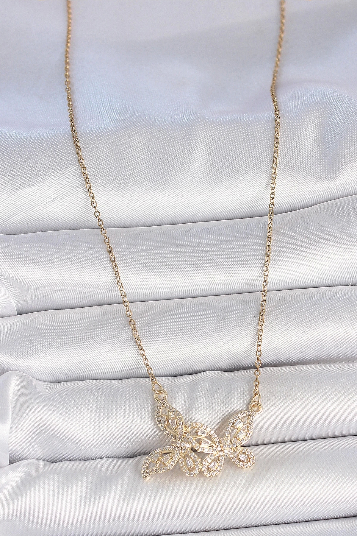 Clariss 316L Çelik Gold Renk Zincir Zirkon Taşli Kelebek Model Kadin Koly