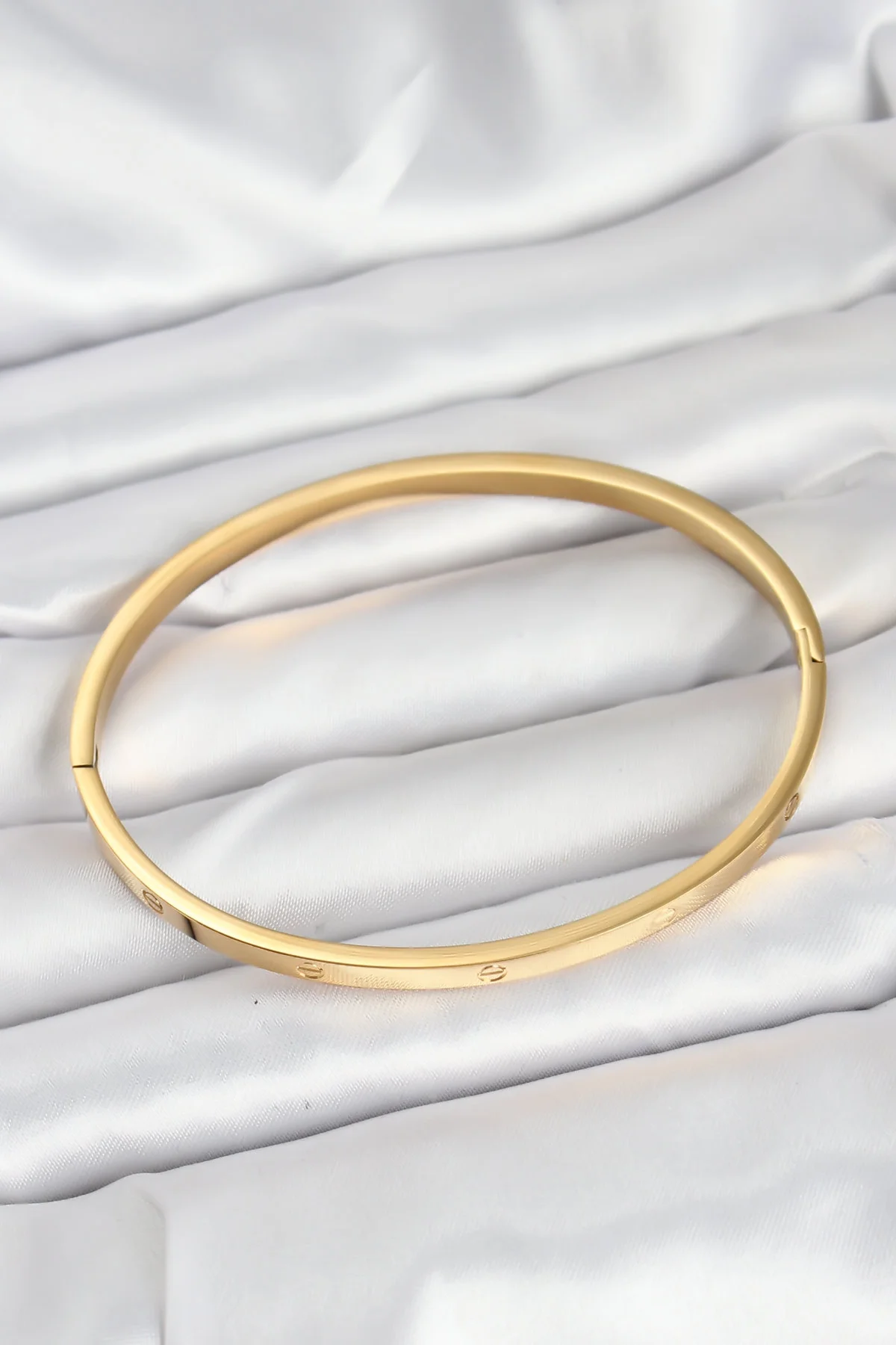 316L Çelik Gold Renk İnce Kadın Kelepçe Bilekliği 65 mm - Günlük Kullanıma Uygun