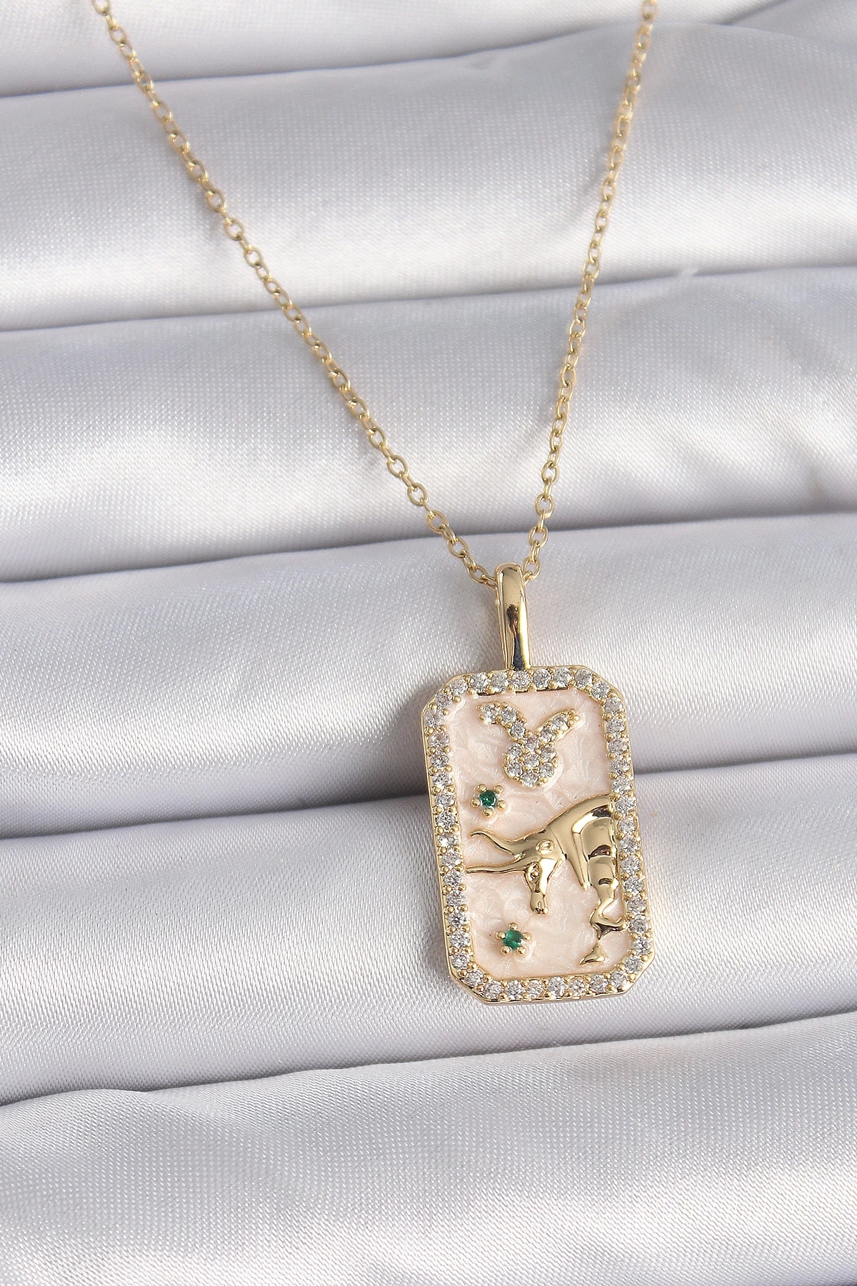 Butik 316L Çelik Gold Renk Zincir Boğa Burcu Zirkon Taşlı Kadın Kolye