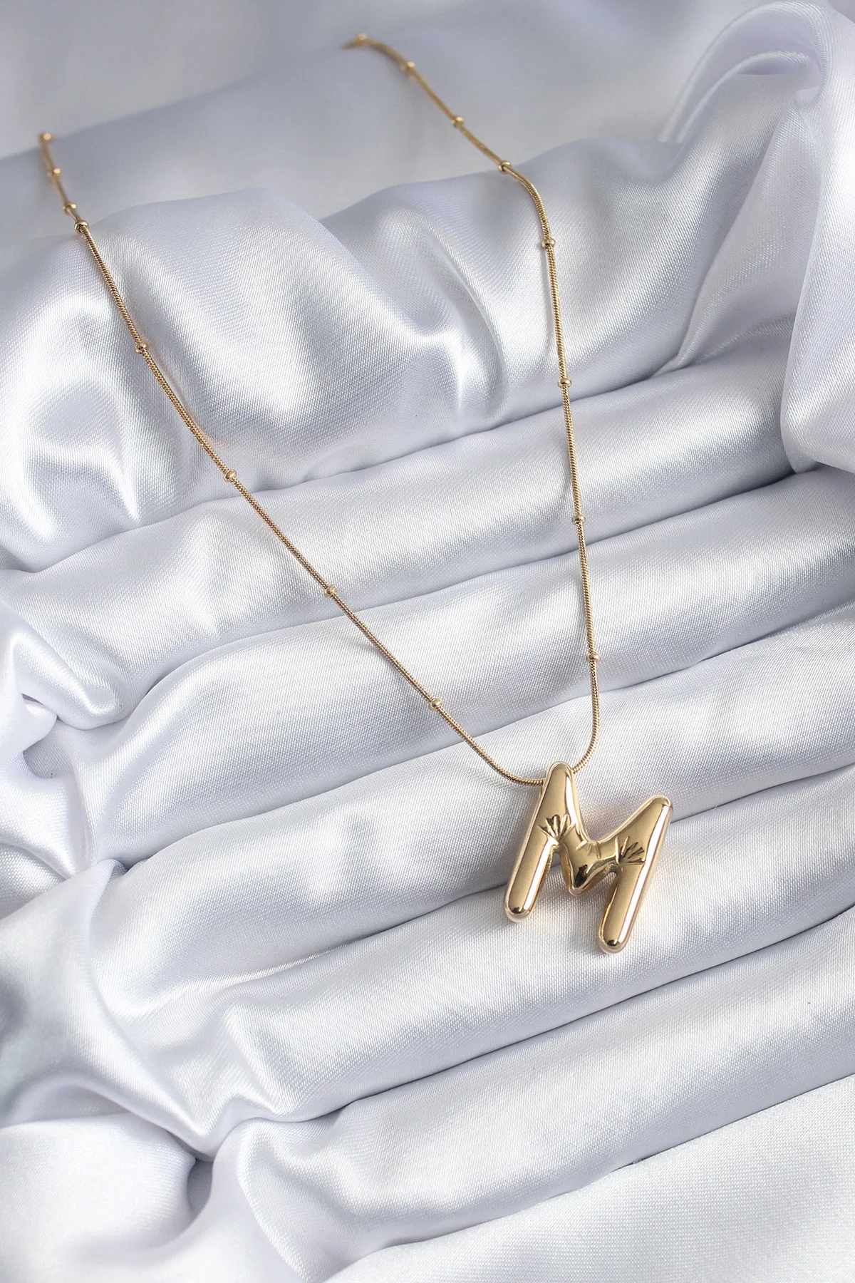 316L Çelik Gold Renk Bubble "M" Harf Model Kadın Kolye 5886