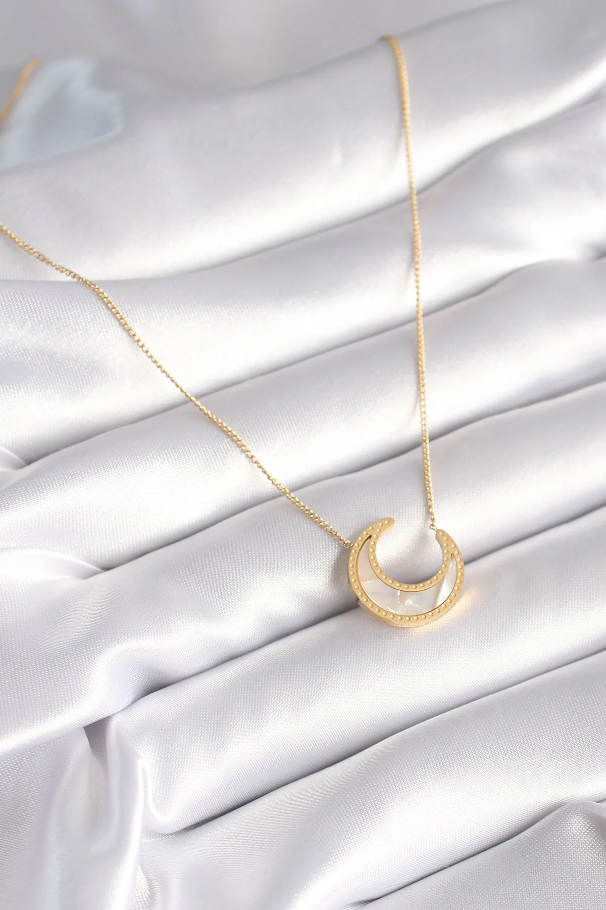 316L Çelik Gold Renk Beyaz Sedefli Hilal Model Kadın Kolye 5886 - Paslanmaz ve Şık